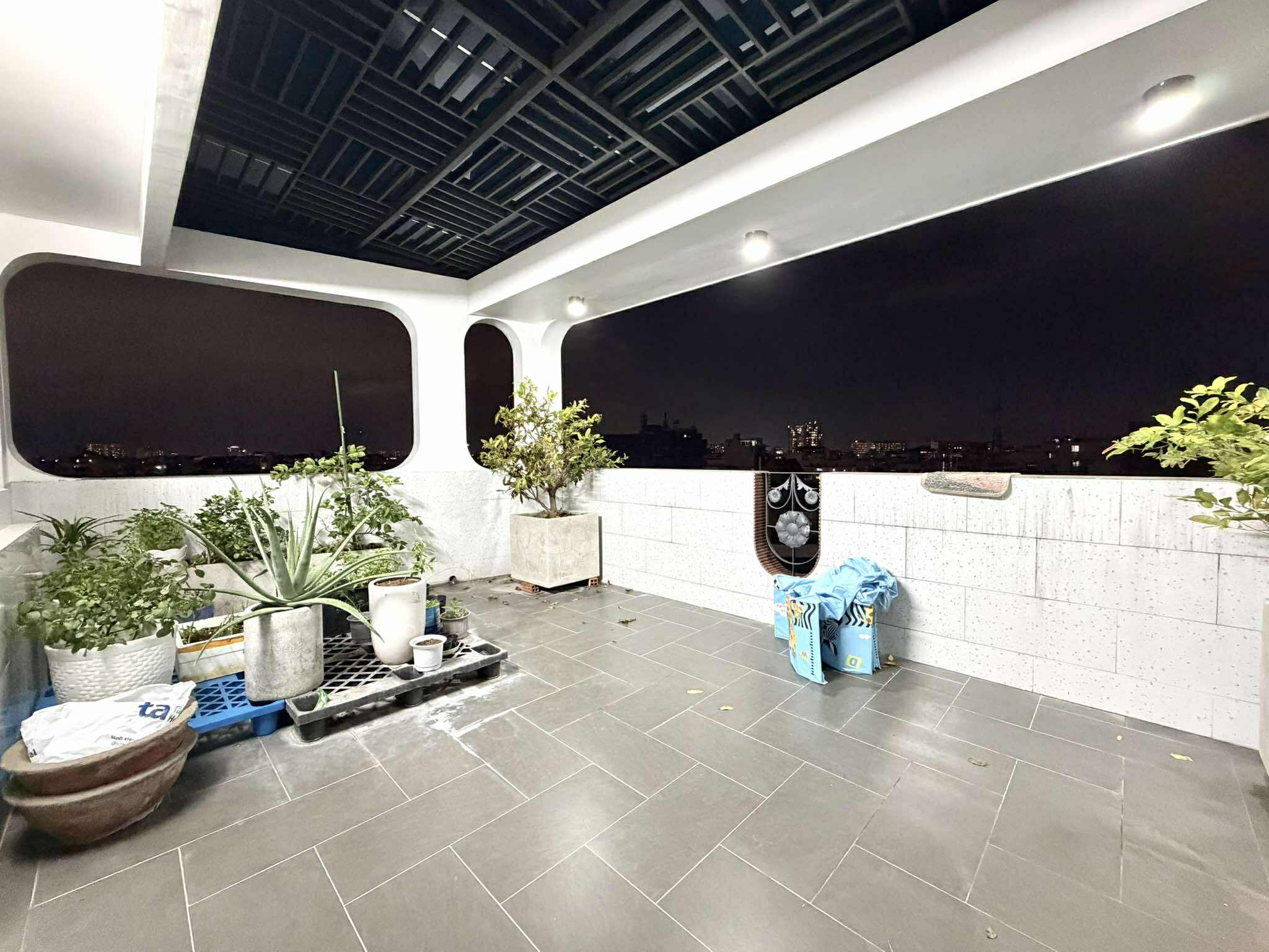 TOÀ NHÀ 8 TẦNG THANG MÁY - LÔ GÓC 3 MẶT THOÁNG - 13 PHÒNG HẺM NHỰA 6M - 24 TỶ 8