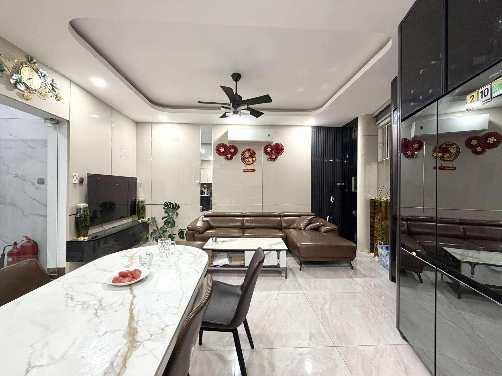 TOÀ NHÀ 8 TẦNG THANG MÁY - LÔ GÓC 3 MẶT THOÁNG - 13 PHÒNG HẺM NHỰA 6M - 24 TỶ 6