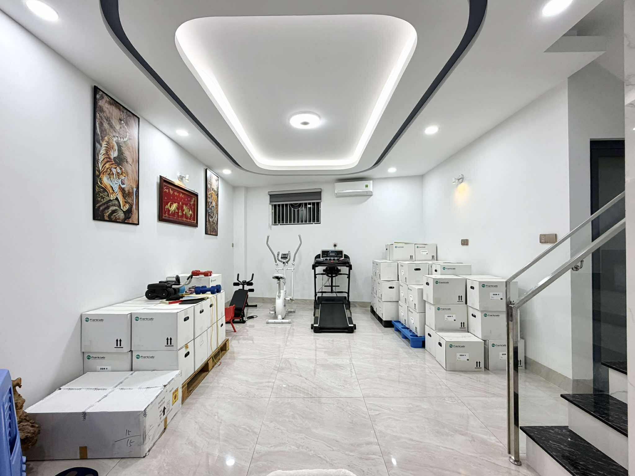 TOÀ NHÀ 8 TẦNG THANG MÁY - LÔ GÓC 3 MẶT THOÁNG - 13 PHÒNG HẺM NHỰA 6M - 24 TỶ 14