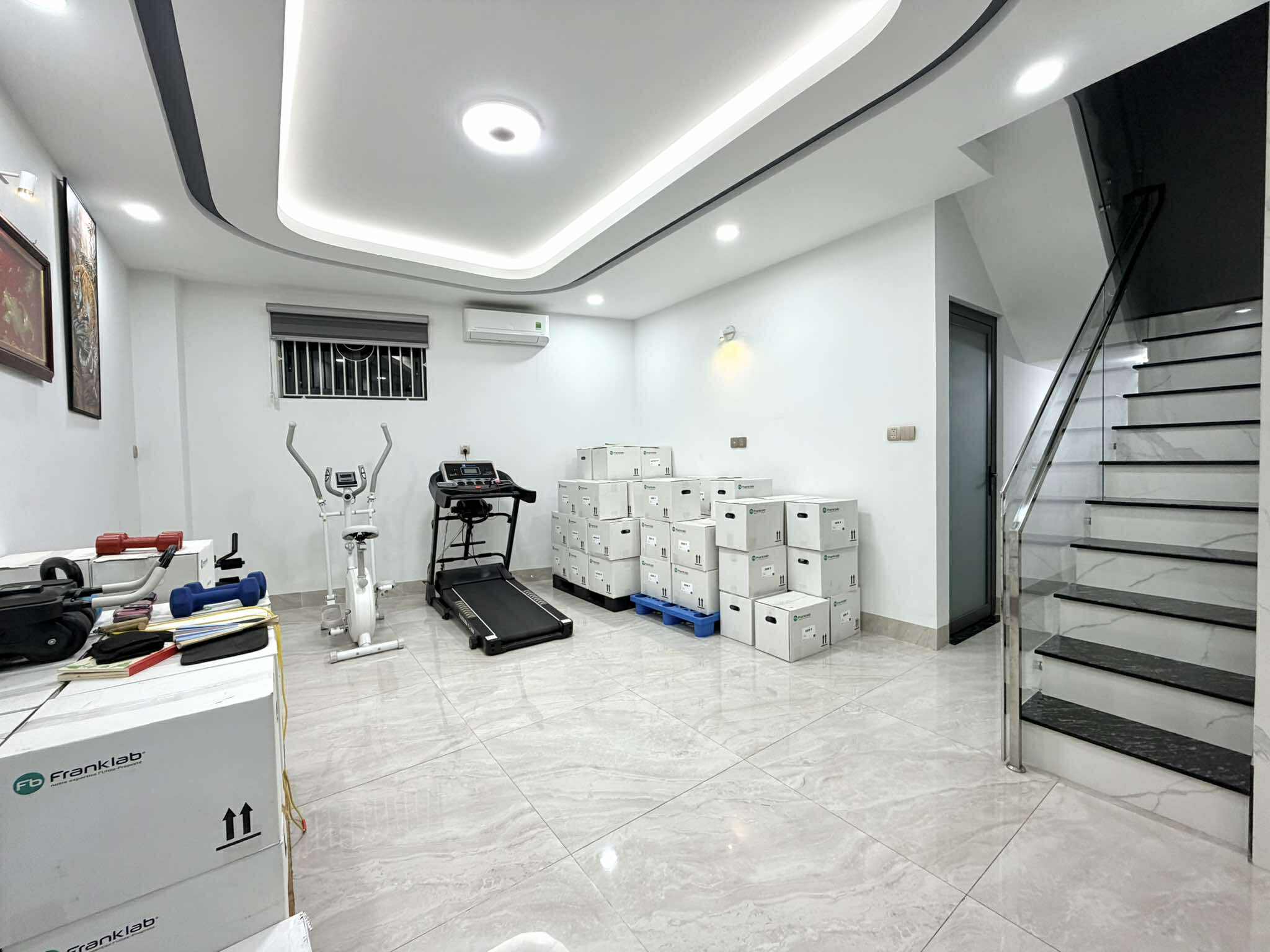 TOÀ NHÀ 8 TẦNG THANG MÁY - LÔ GÓC 3 MẶT THOÁNG - 13 PHÒNG HẺM NHỰA 6M - 24 TỶ 15