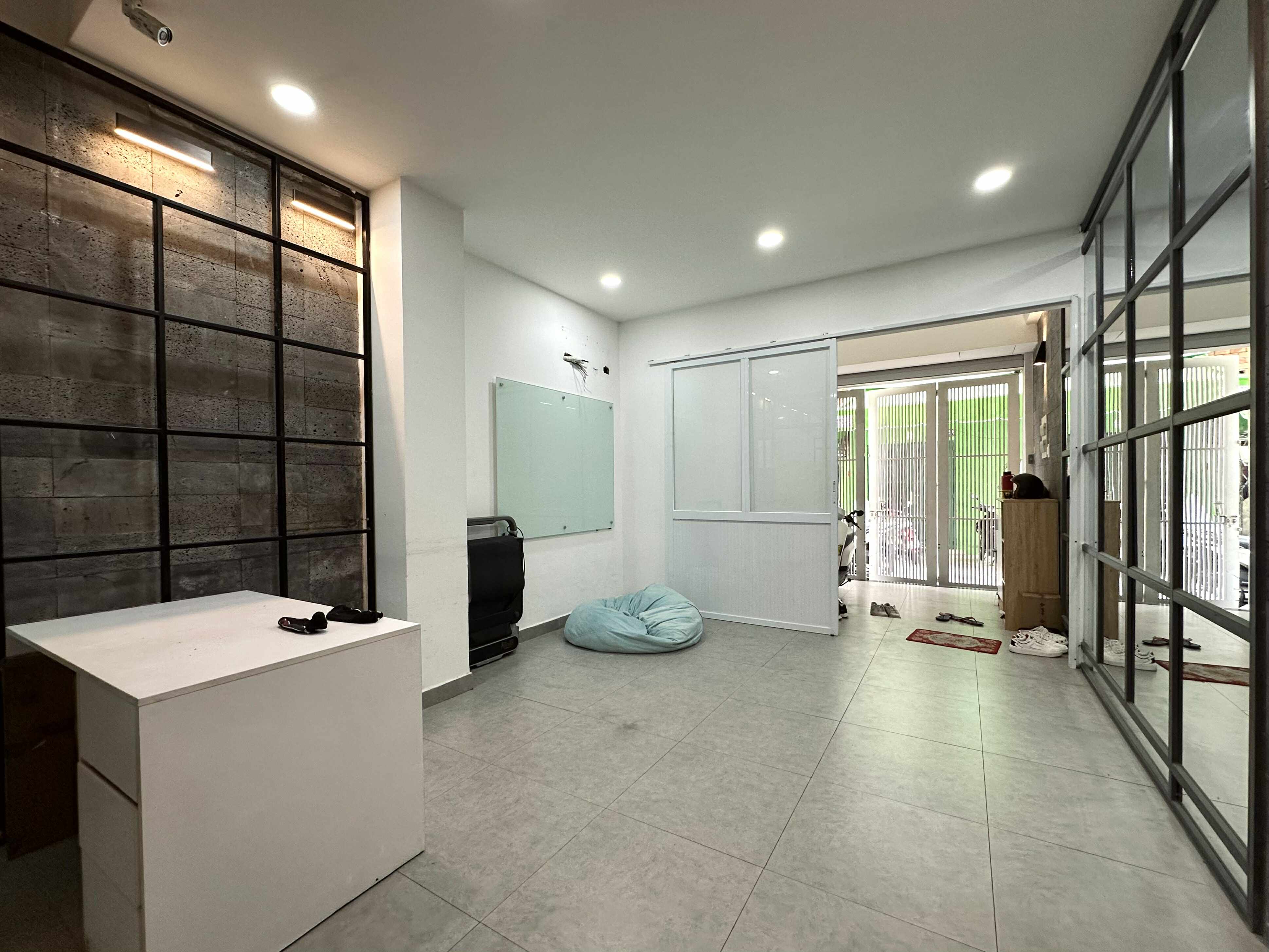KHÔNG NHÀ BÁN - ĐỐI DIỆN NHÀ THỜ TÂN ĐỊNH, CẠNH CHỢ - NHÀ ĐẸP 5 TẦNG - 70M² (4.2x16.5) - 21.8 TỶ 22