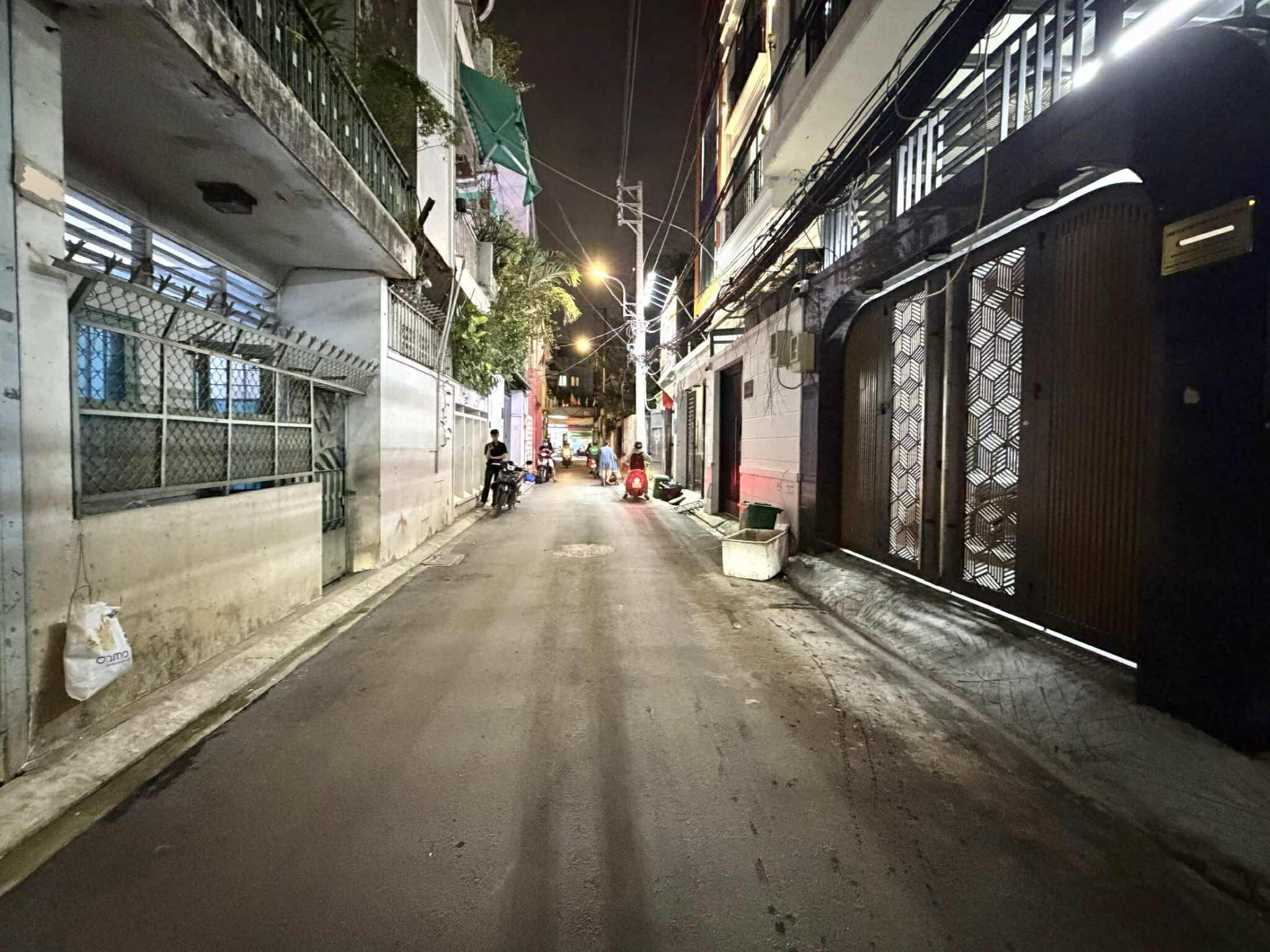 TOÀ NHÀ 8 TẦNG THANG MÁY - LÔ GÓC 3 MẶT THOÁNG - 13 PHÒNG HẺM NHỰA 6M - 24 TỶ