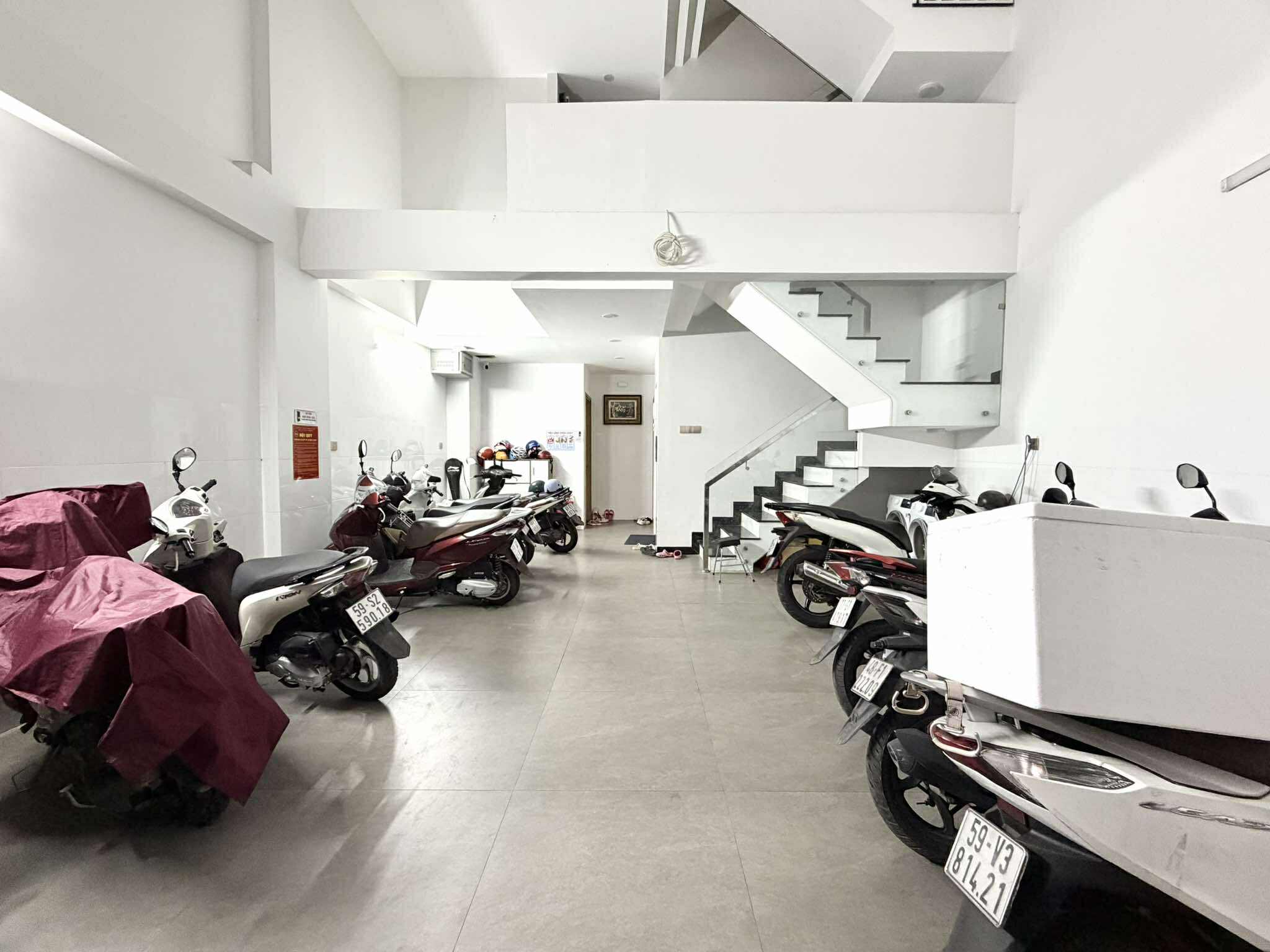 TOÀ NHÀ 8 TẦNG THANG MÁY - LÔ GÓC 3 MẶT THOÁNG - 13 PHÒNG HẺM NHỰA 6M - 24 TỶ 2