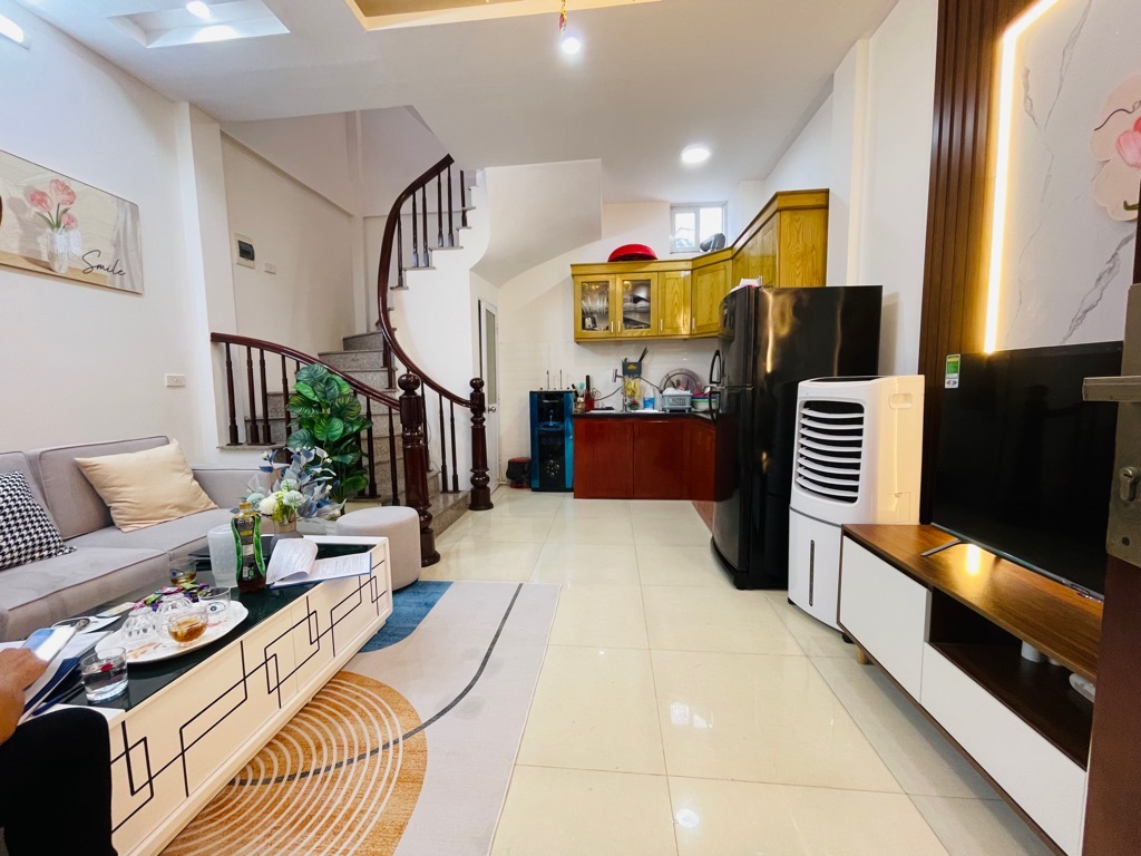 Bán nhà 5 tầng phố Lê Quang Đạo chỉ nhỉnh 7 tỷ, Ngõ rộng thoáng, Đầy đủ tiện ích, Nhà đẹp ở luôn 2