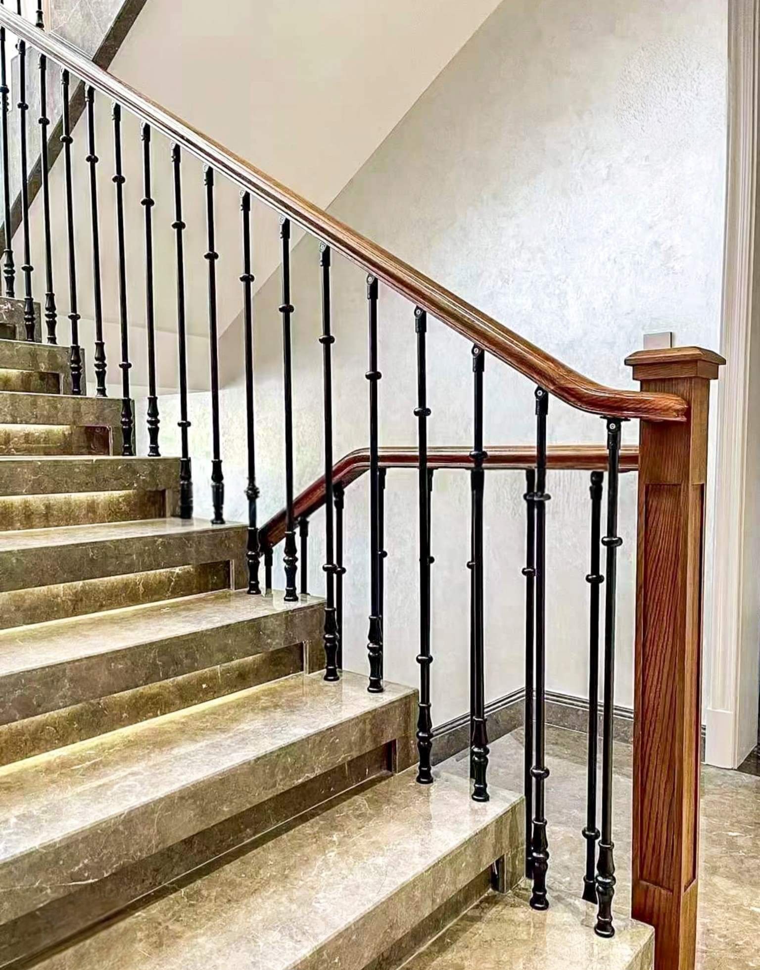 Cho thuê Nhà mới, Lạc Long Quân, thang máy, 101m2x 5T vỉa hè 32 Tr 2