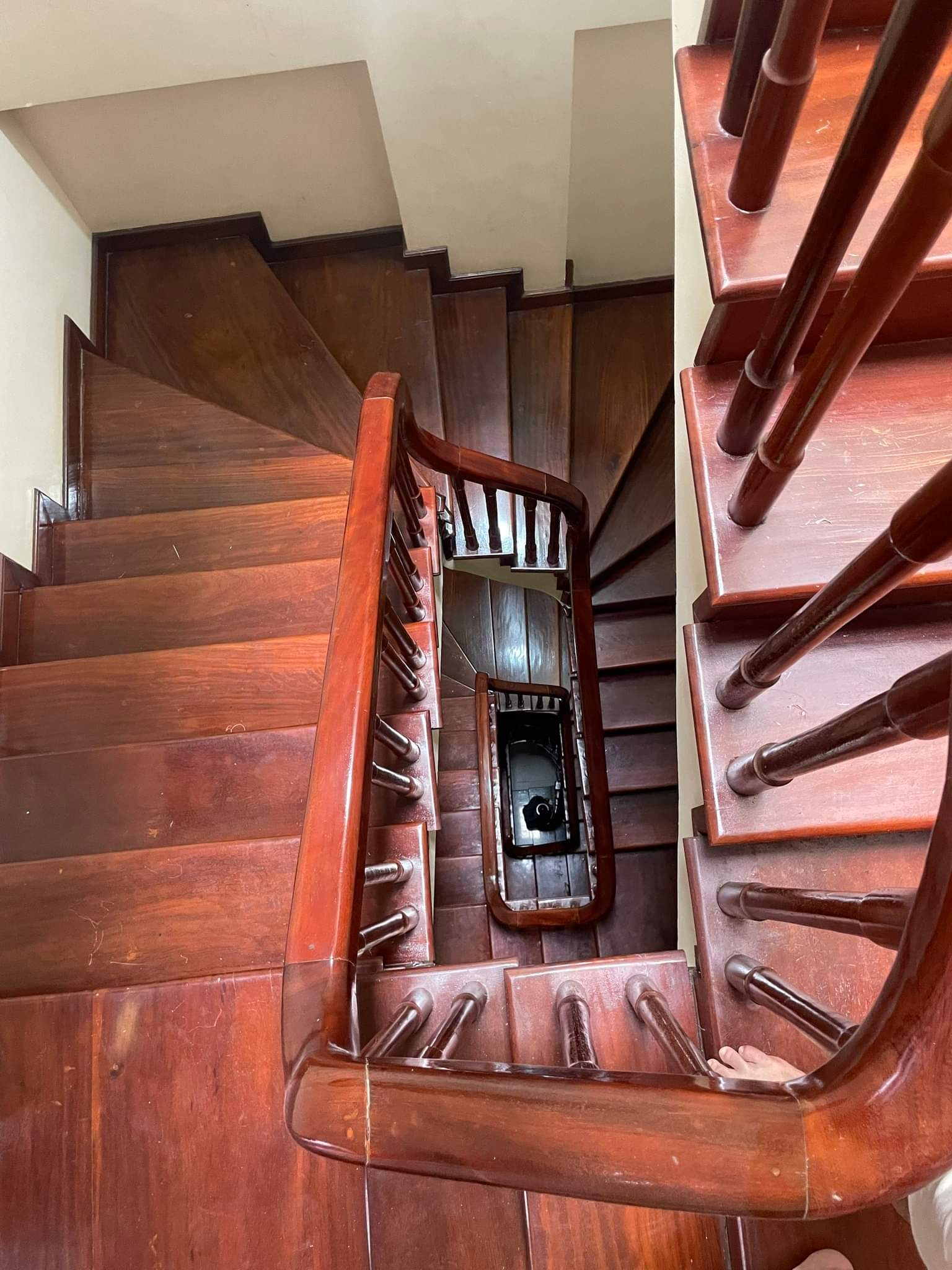 Cho thuê nhà hai cửa đi, mới, thang máy, 103m2_ 4T; vỉa hè, Lò Đúc-32 Tr 3