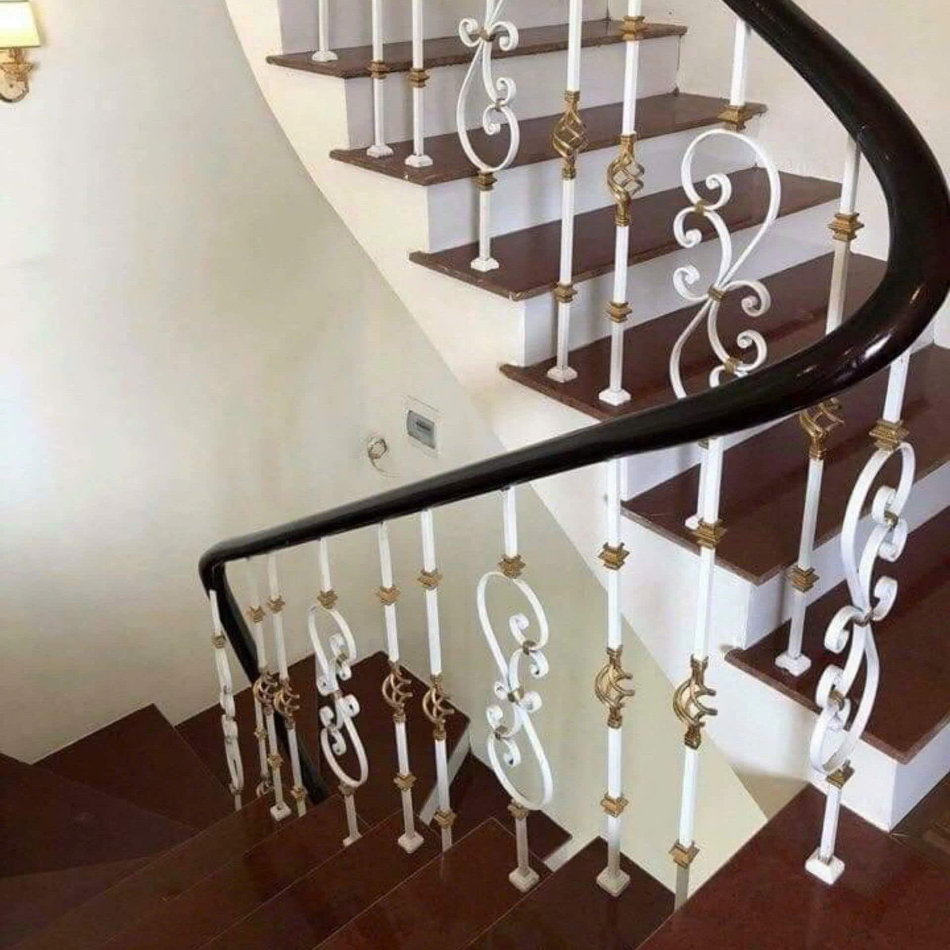 Nhà tôi cho thuê nhà hai cửa đi, mới, 98m2_ 4T; vỉa hè, Duy Tân-30 Tr 3