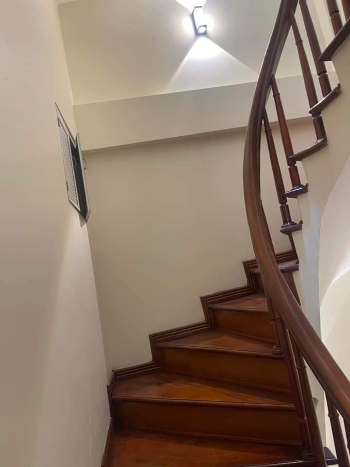 Nhà mình cho thuê nhà hai cửa đi, mới, 101m2_ 4T; vỉa hè, Lò Đúc-30 Tr 2