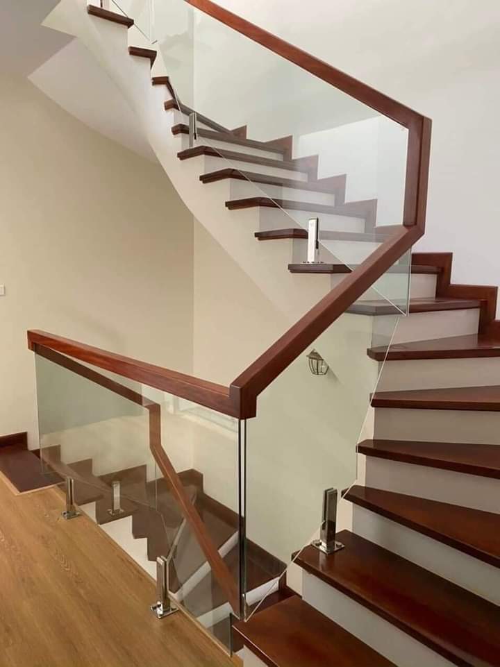Mình Cho thuê nhà mới, căn góc, Tôn Đức Thắng; vỉa hè 109m2* 5T- 30 Tr 2