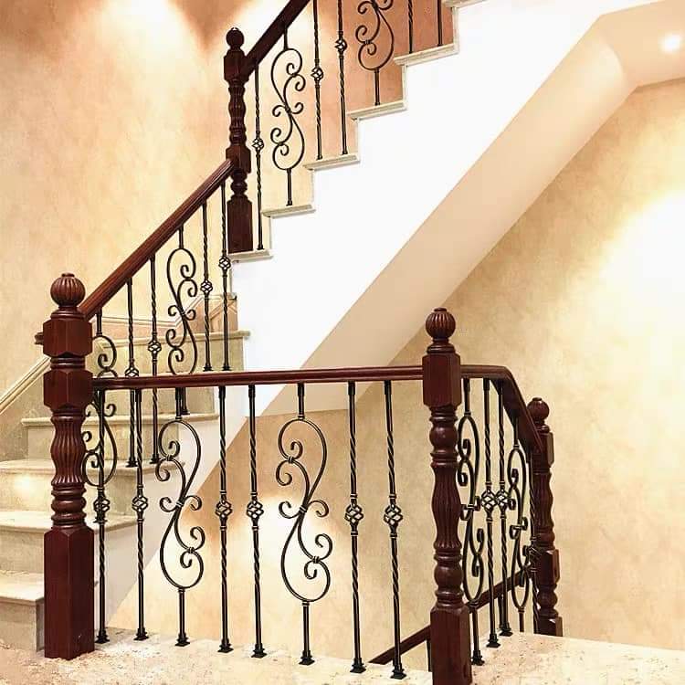 Nhà mình cho thuê nhà lô góc, mới, Mai Hắc Đế; vỉa hè 117m2* 5T- 45 Tr 2