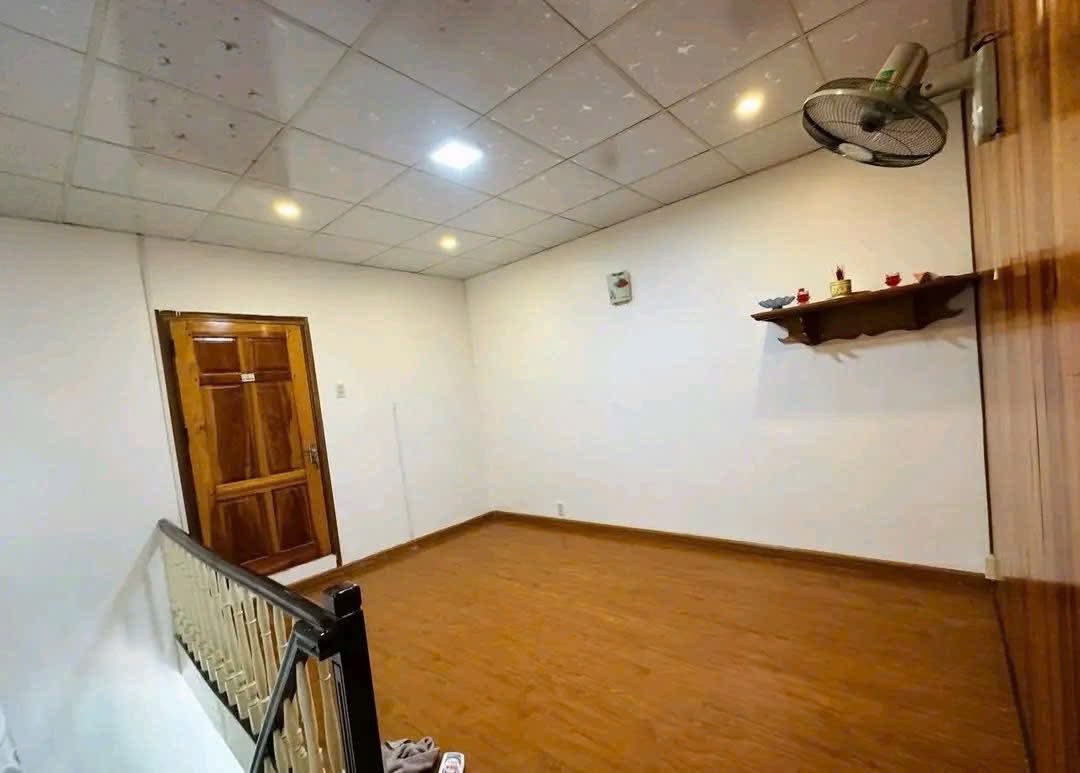 KẸT TIỀN BẤN GẤP GẤP NHÀ GẦN TRUNG TÂM Đường Trần Hưng Đạo – P. Xuân Hương – Đà Lạt Giá Chỉ 6.5 Tỷ 2