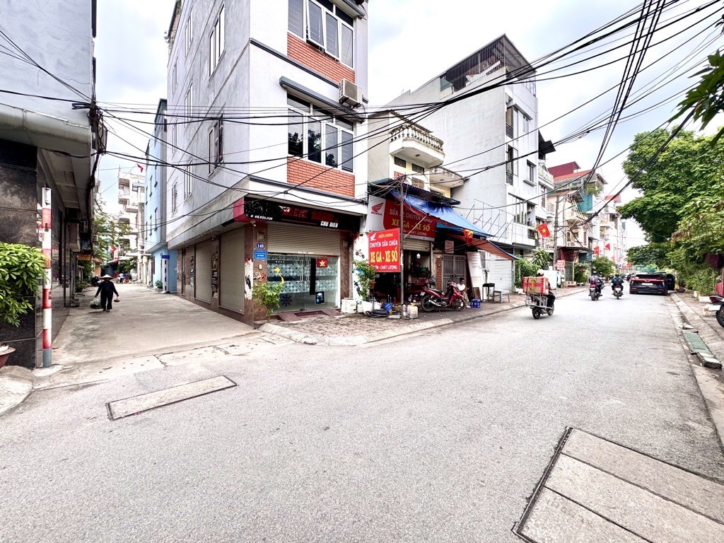 Bán nhà Phú Diễn, Phân lô, Oto vào nhà, 2 thoáng, Dân trí cao, Ngõ thông, Kinh doanh, 60m2