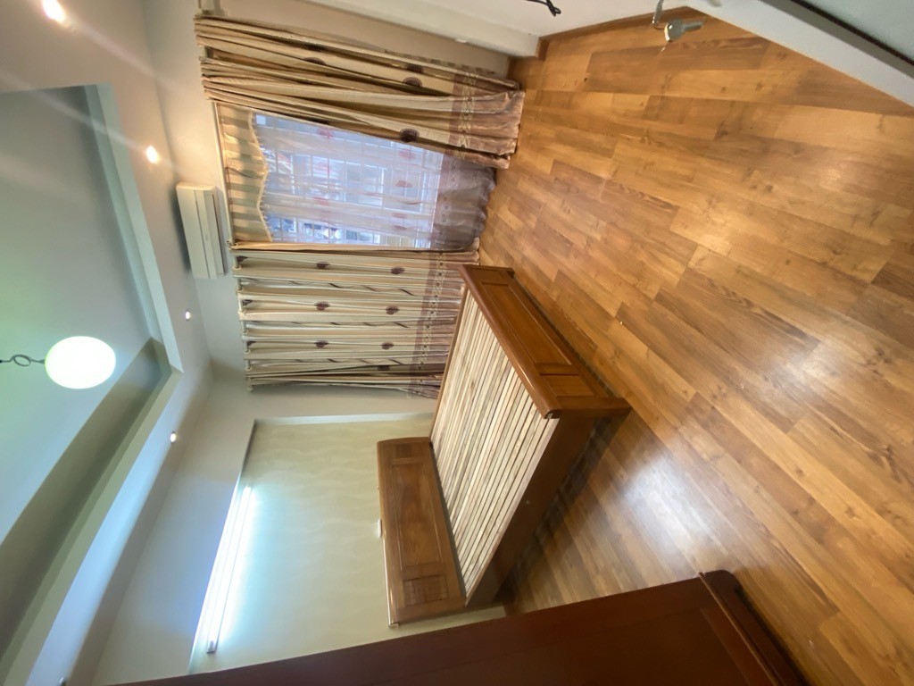 Bán nhà Hoàng Quốc Việt, Cầu Giấy, Gần oto, Gần phố, An sinh tốt, 36m2, Chỉ nhỉnh 6 tỷ 3