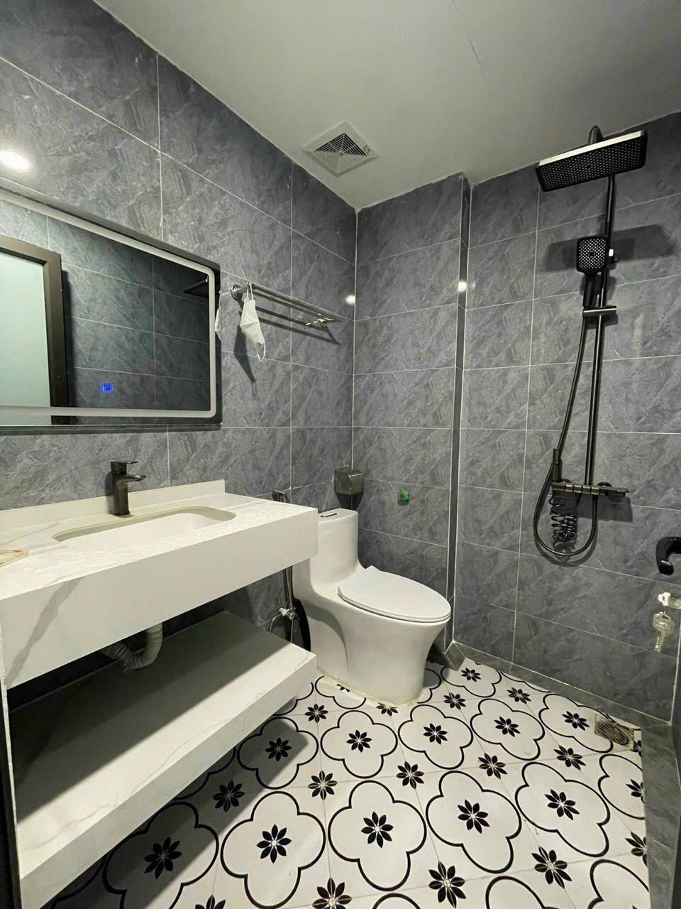 Cho thuê Nhà mới, Lạc Long Quân, thang máy, 101m2x 5T vỉa hè 32 Tr 3