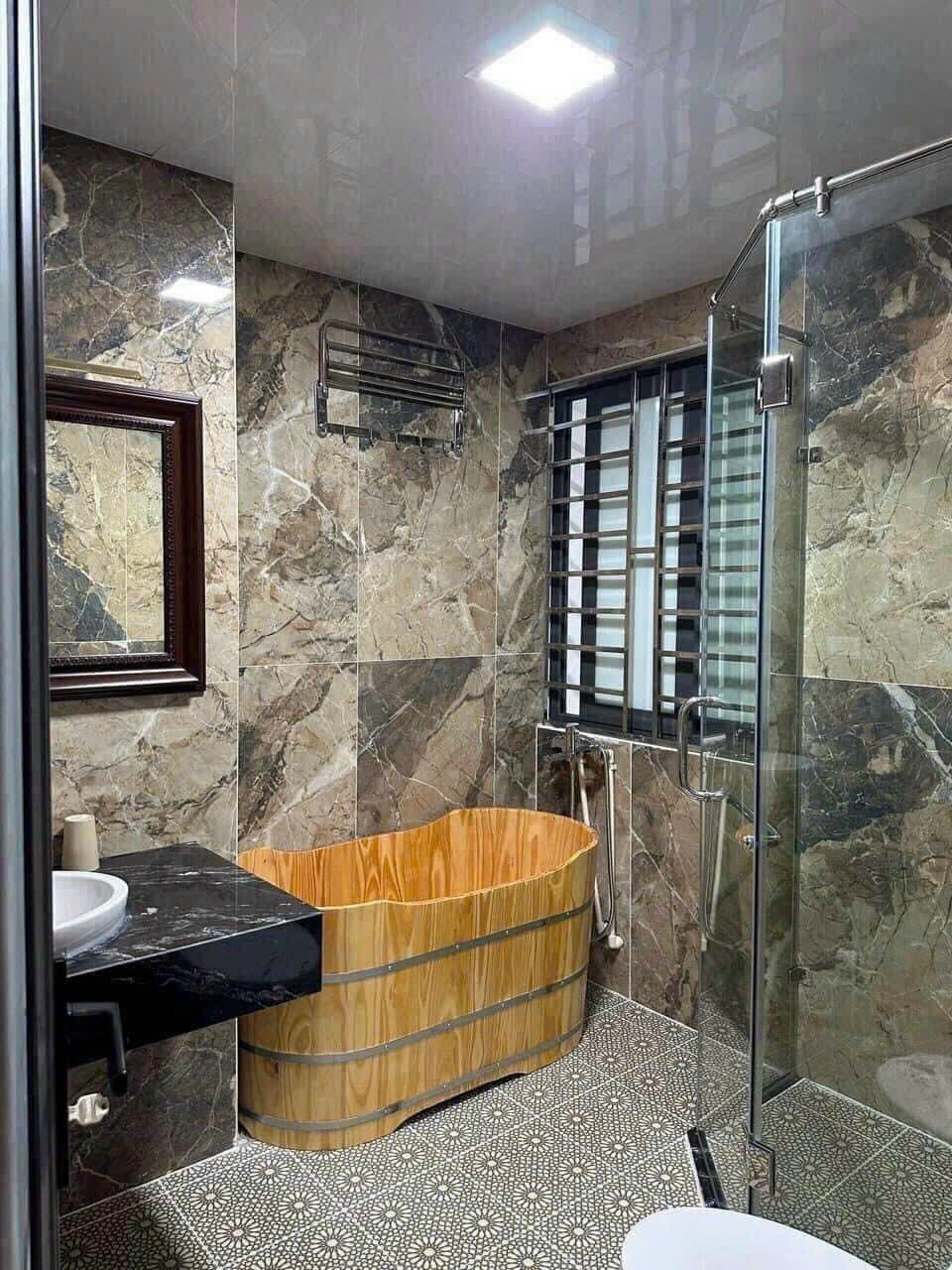 Mình cho thuê nhà mới, hai mặt tiền, Thụy Khuê, 110m2x 4T vỉa hè 30 Tr 2