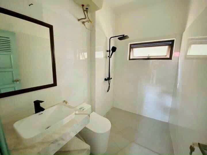 Chính chủ cho thuê nhà mới, lô góc ,vỉa hè, 95m2- 4T, Chùa Láng_30 Tr 2