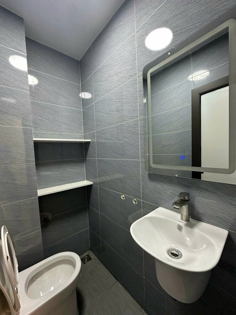 Tôi cho thuê nhà hai mặt tiền,mới ,vỉa hè, 106m2- 5T, Thành Công_30 Tr 2