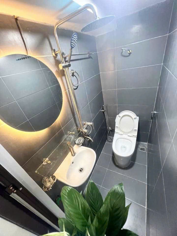 Cho thuê Nhà mới, Phạm Ngọc Thạch, thang máy, 109m2x 5T vỉa hè 32 Tr 2