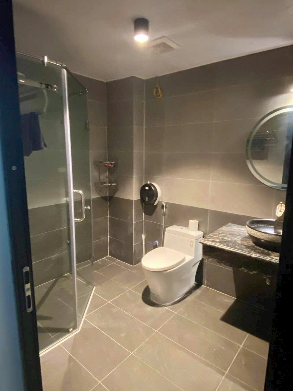 Tôi cho thuê Nhà đẹp, Thái Thịnh, thang máy; vỉa hè 107m2* 4T- 32 Tr 2
