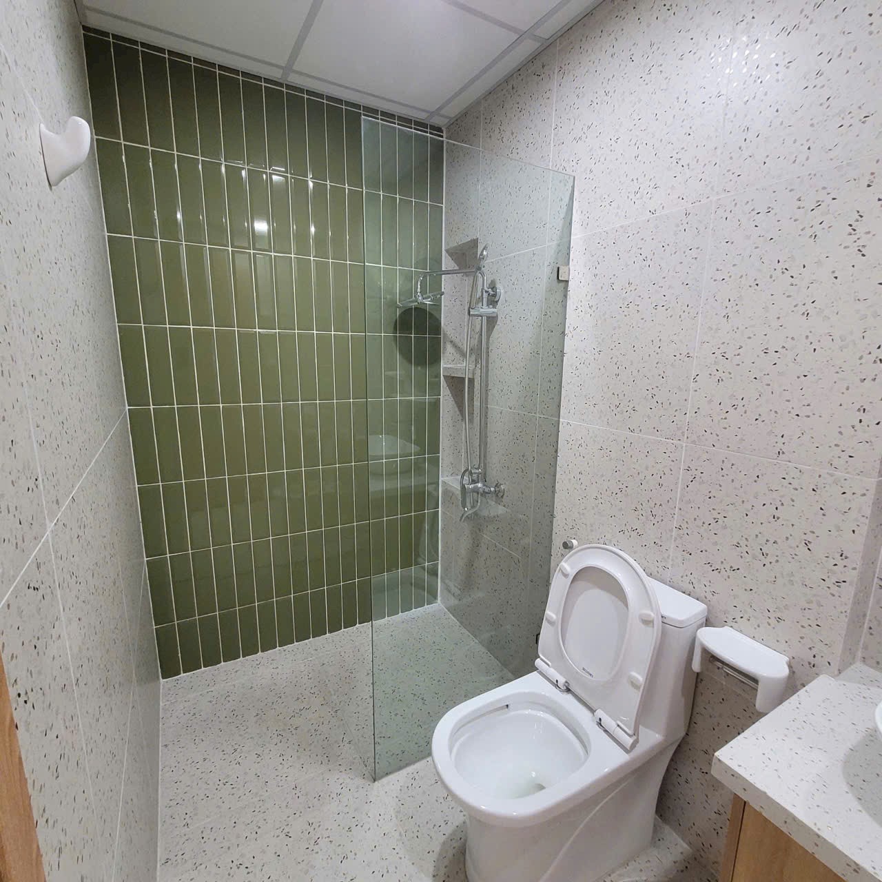 Mình cho thuê nhà mới, hai cửa đi, 101m2_ 5T; vỉa hè, Minh Khai-30 Tr 2