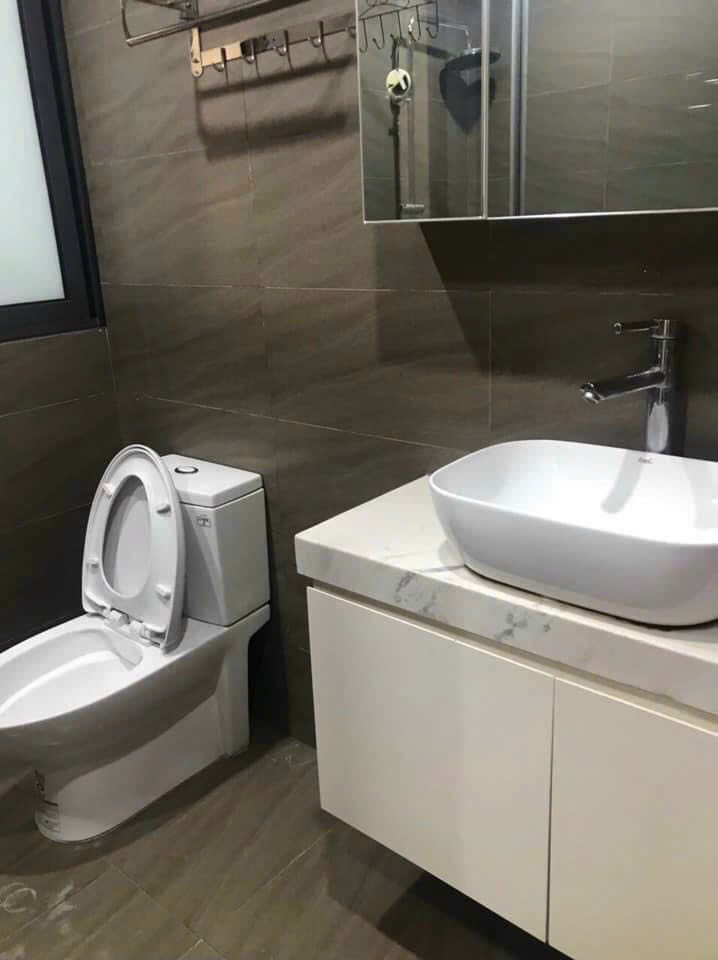 Mình cho thuê nhà lô góc, mới, Nguyễn Chánh; vỉa hè 103m2* 5T- 30 Tr 2