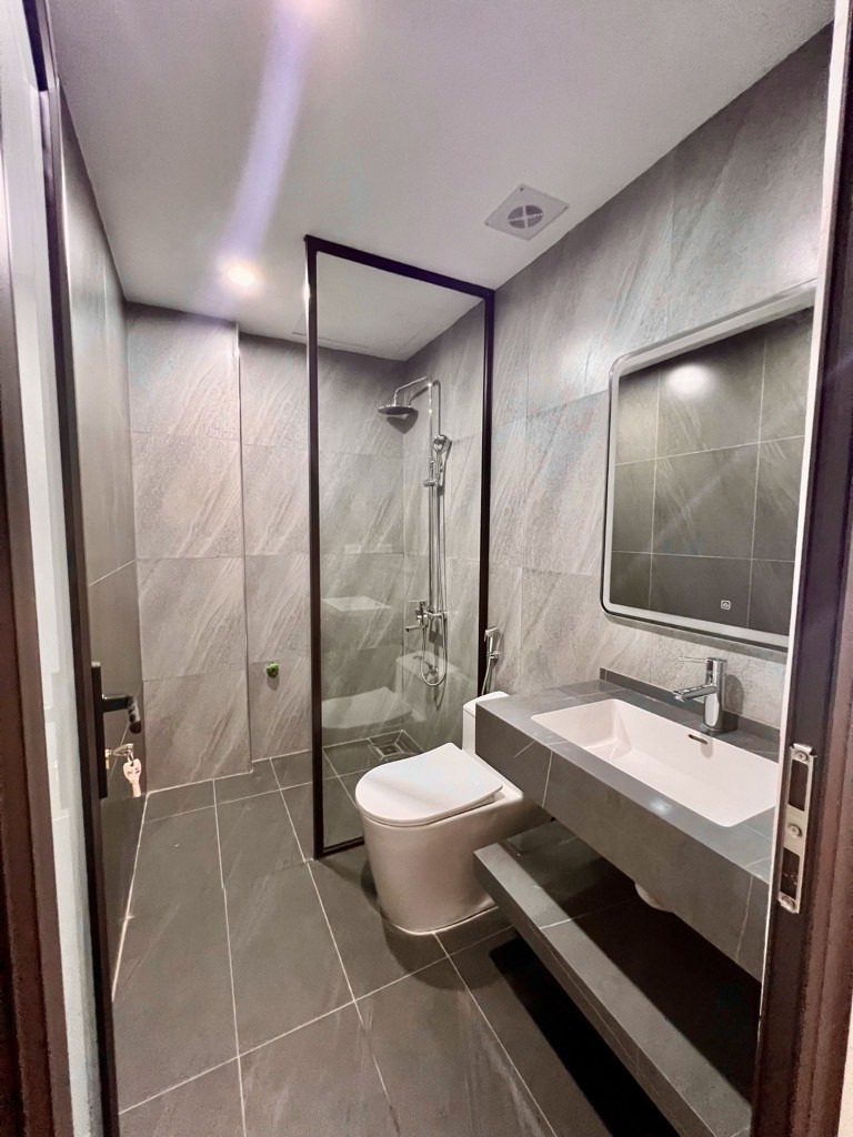 Bán nhà 5 tầng thang máy phố Lê Quang Đạo, Lô góc, Ngõ thông, Full nội thất xịn, 45m2 5