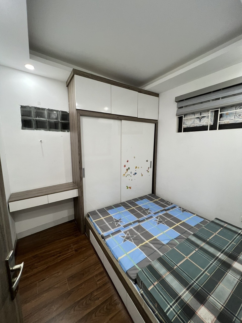 Bán căn hộ CCMN tại ngõ 100 An Trạch 1, quận Đống Đa 50m, 2 ngủ đẹp giá 2 tỷ 3