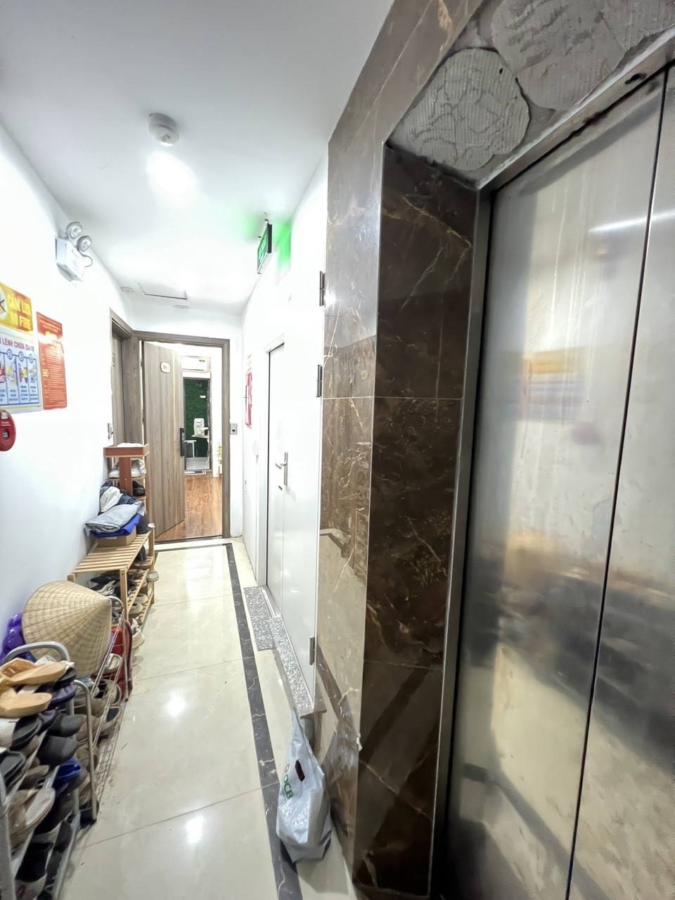 Bán căn hộ CCMN tại ngõ 100 An Trạch 1, quận Đống Đa 50m, 2 ngủ đẹp giá 2 tỷ 6