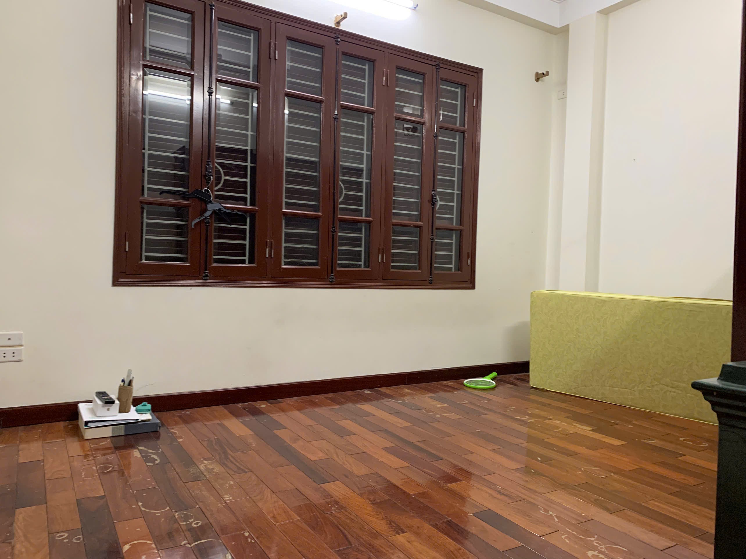 Cho thuê nhà ngõ 199 đường Hồ Tùng Mậu, Nam Từ Liêm 45m x 4T, 4 ngủ giá 14 triệu 3