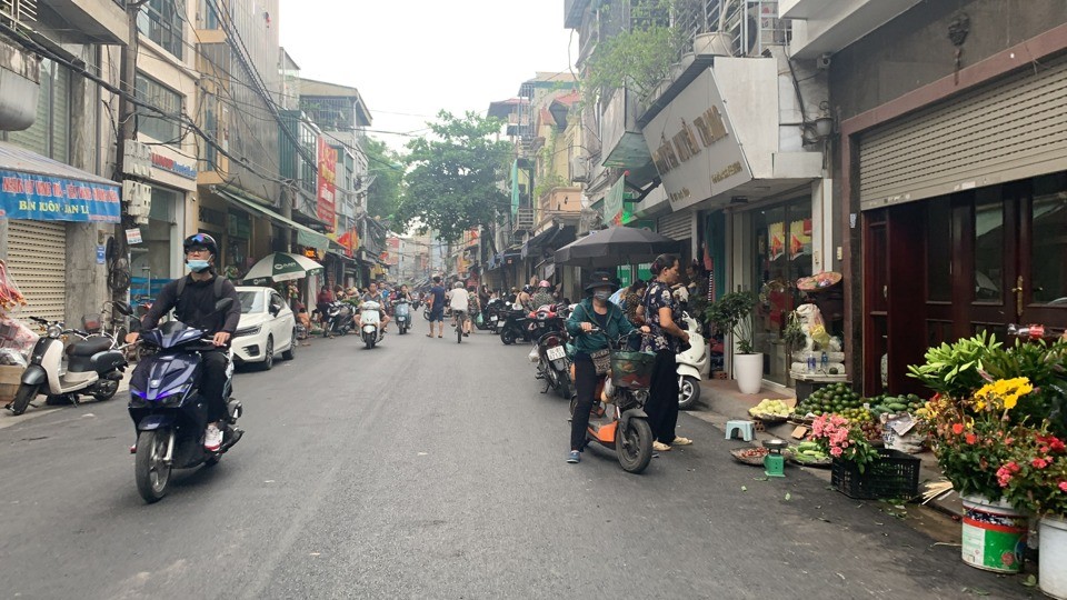CẦN BÁN GẤP-NHÀ MẶT PHỐ BẠCH ĐẰNG-60M 3T-KINH DOANH NGÀY ĐÊM-TIỆN ÍCH MIỄN BÀN