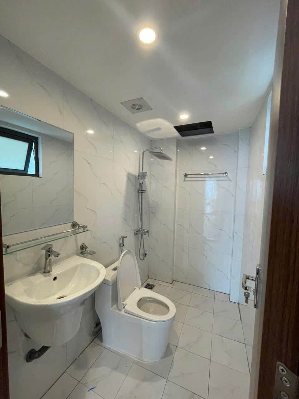 Hàng kín chưa lên sàn giá rẻ nhà mới Bạch Mai 32m, 4 tầng, mặt tiền 2m/5m, 5.5 tỷ Hai Bà Trưng. 2