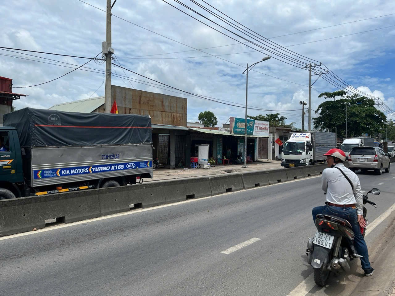 BÁN XƯỞNG MẶT TIỀN NGUYỄN VĂN BỨA – HÓC MÔN  FULL THỔ CƯ  ĐANG CHO THUÊ 25TR/TH 2