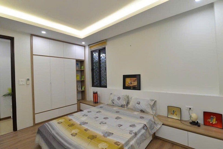 Cho thuê căn hộ 3PN rộng tới 120m2 tại Đặng Thai Mai, Tây Hồ, đầy đủ nội thất, ban công thoáng 8