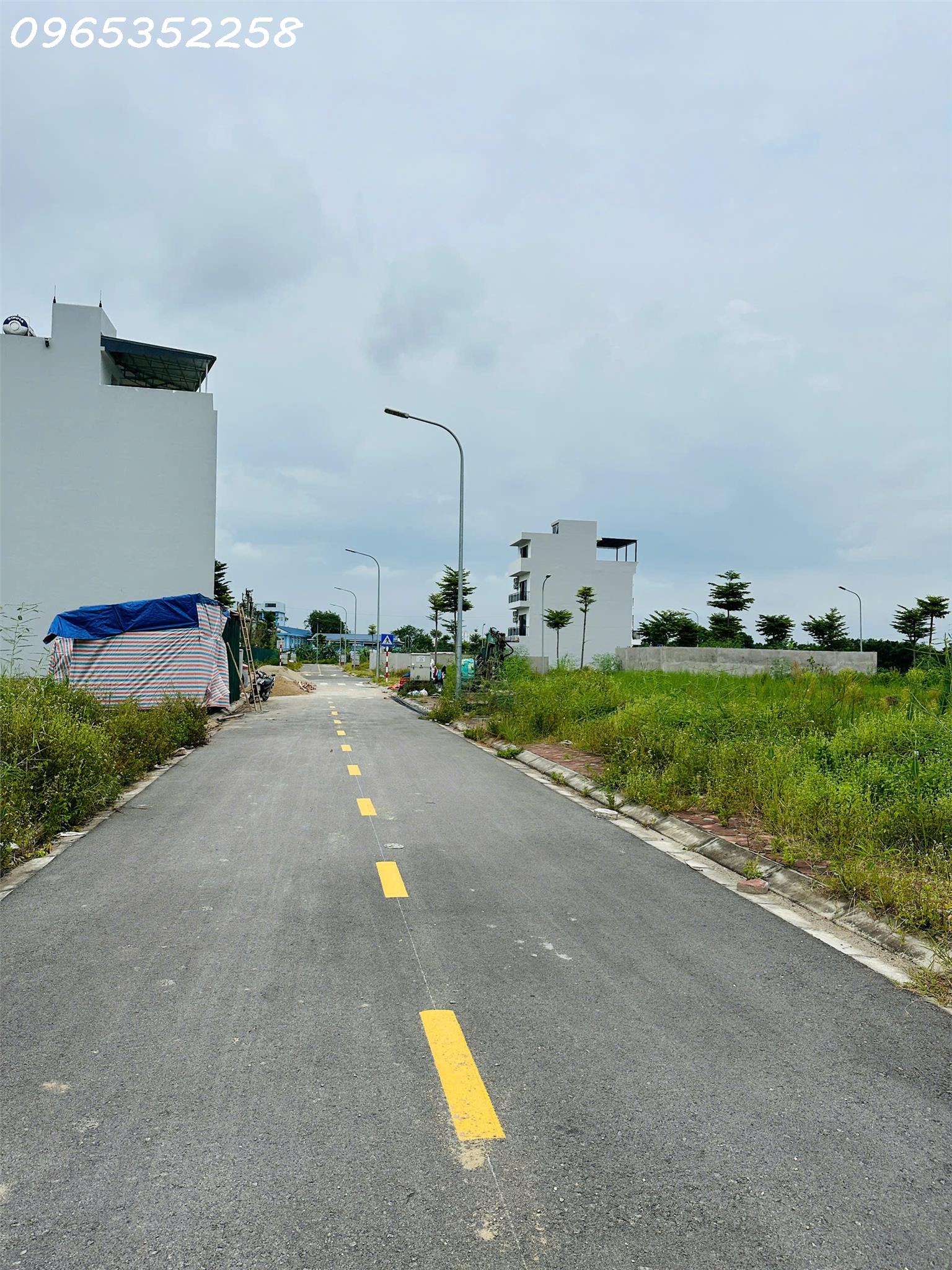Tôi Chủ Cần Nhượng Lô Đất Đường Hai Ô tô Tránh - Vỉa Hè - Khu Tây Nam Linh Đàm - Diện Tích82m - 2
