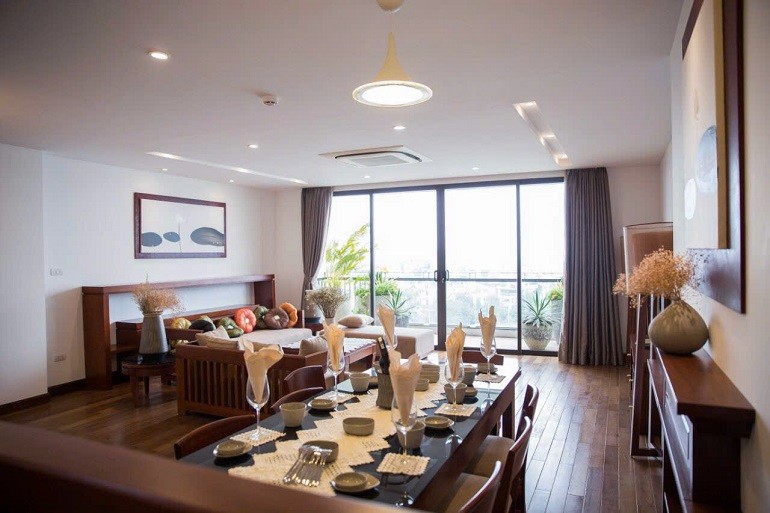 Cho thuê căn hộ 4PN rộng 207m2 tại Xuân Diệu, Tây Hồ, hiện đại, cao cấp, ban công view hồ 4