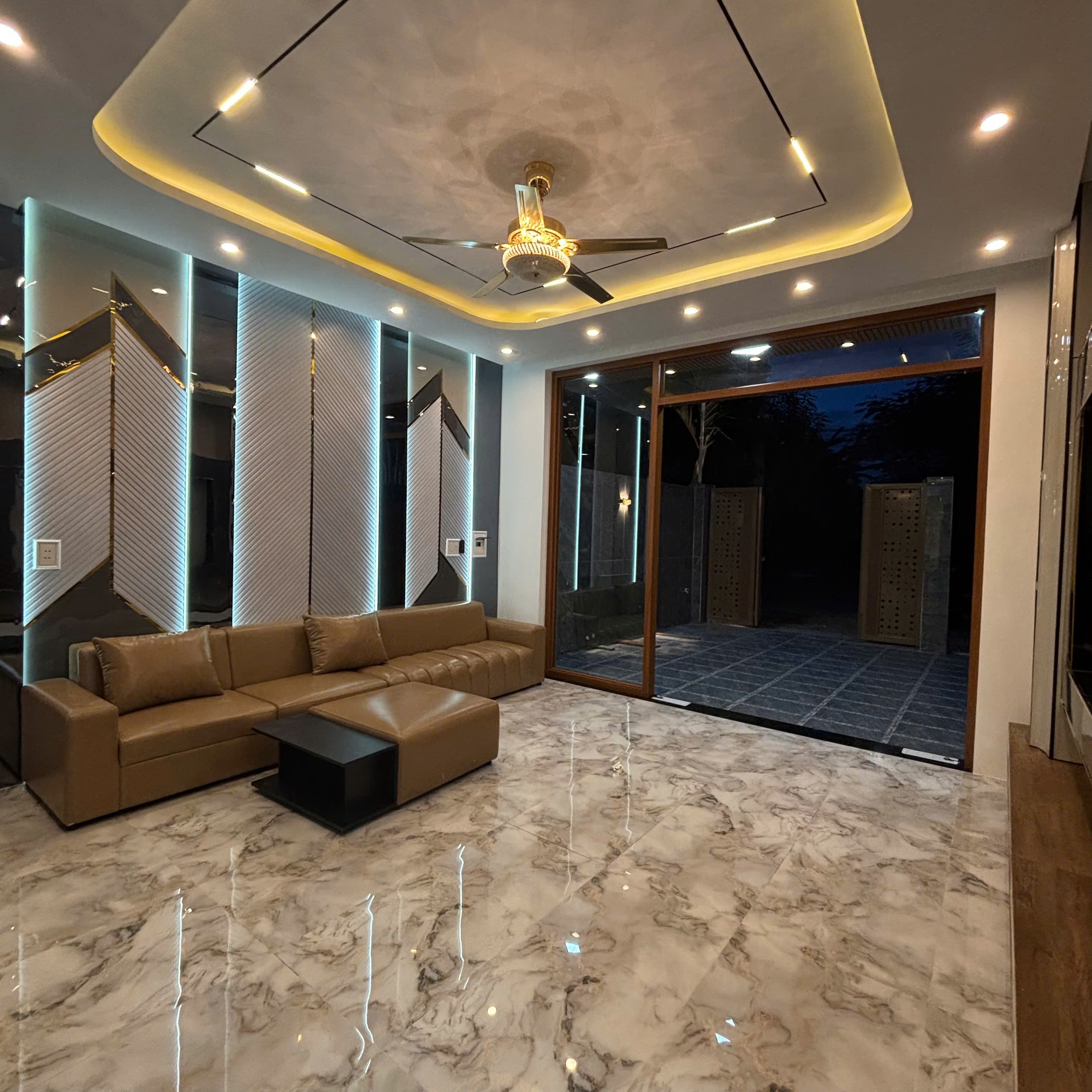 BÁN NHÀ 3 TẦNG HIỆN ĐẠI ĐƯỜNG NGUYỄN QUANG LÂM,HOÀ XUÂN,ĐÀ NẴNG