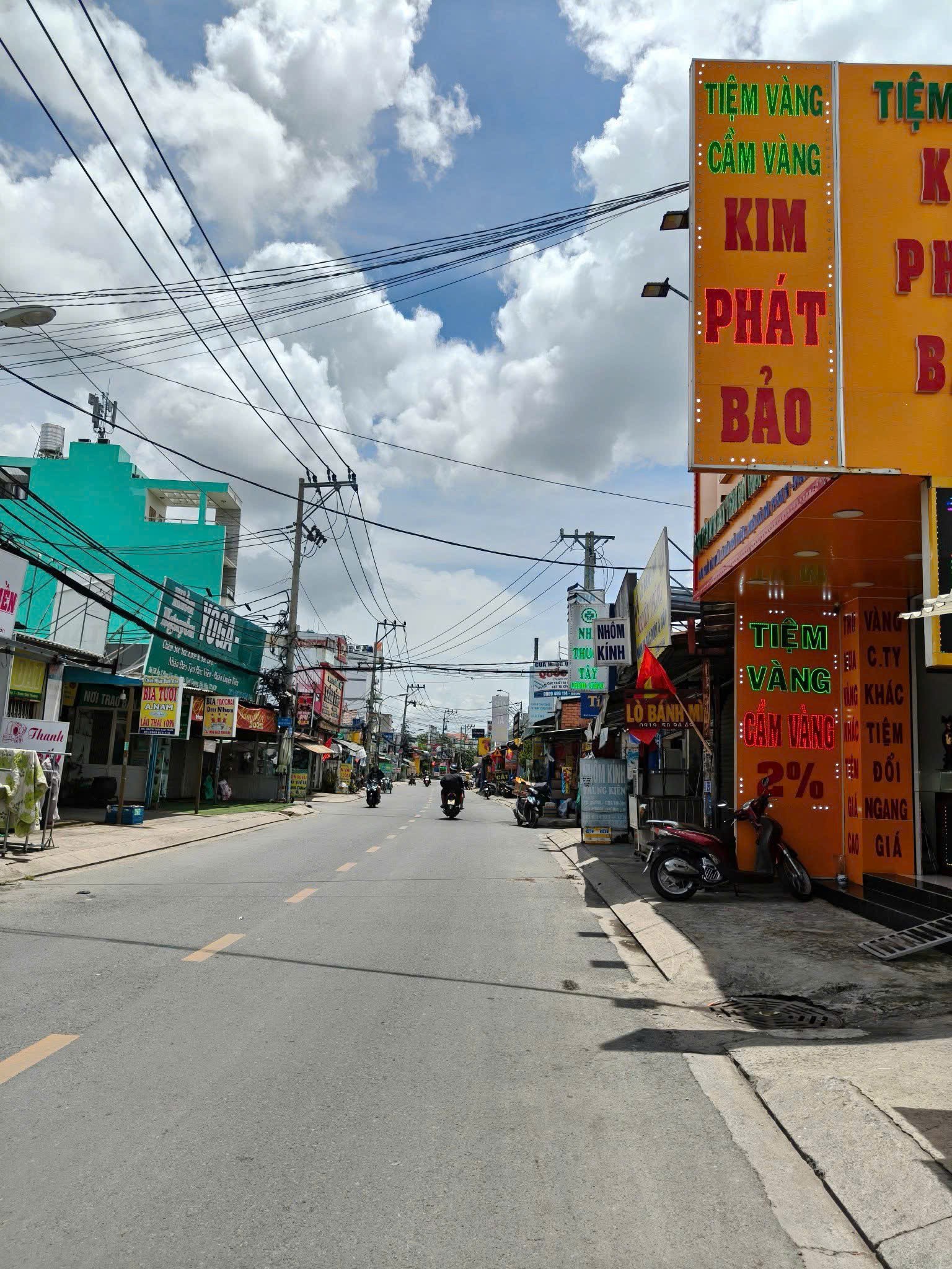 NHÀ (10X32) MẶT TIỀN TRẦN VĂN MƯỜI XUÂN THỚI THƯỢNG, HÓC MÔN