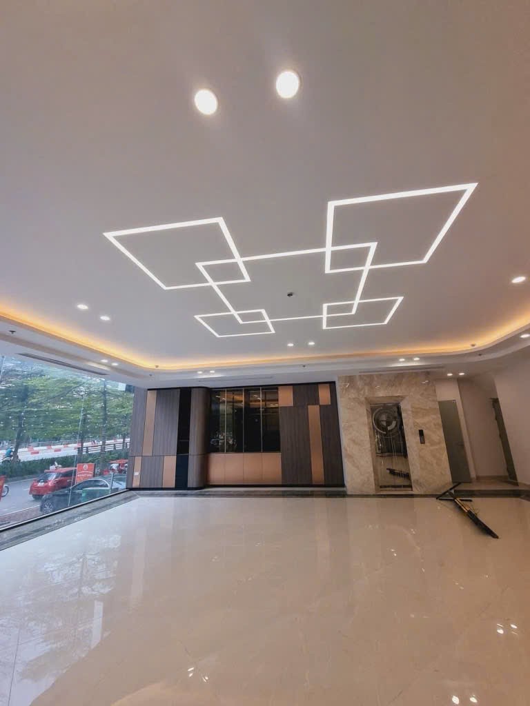 Bán nhà MP Võ Chí Công, Nghĩa Đô, Cầu Giấy DT 115m2, MT 10m, 2 mặt tiền xịn, 63.9 tỷ 3