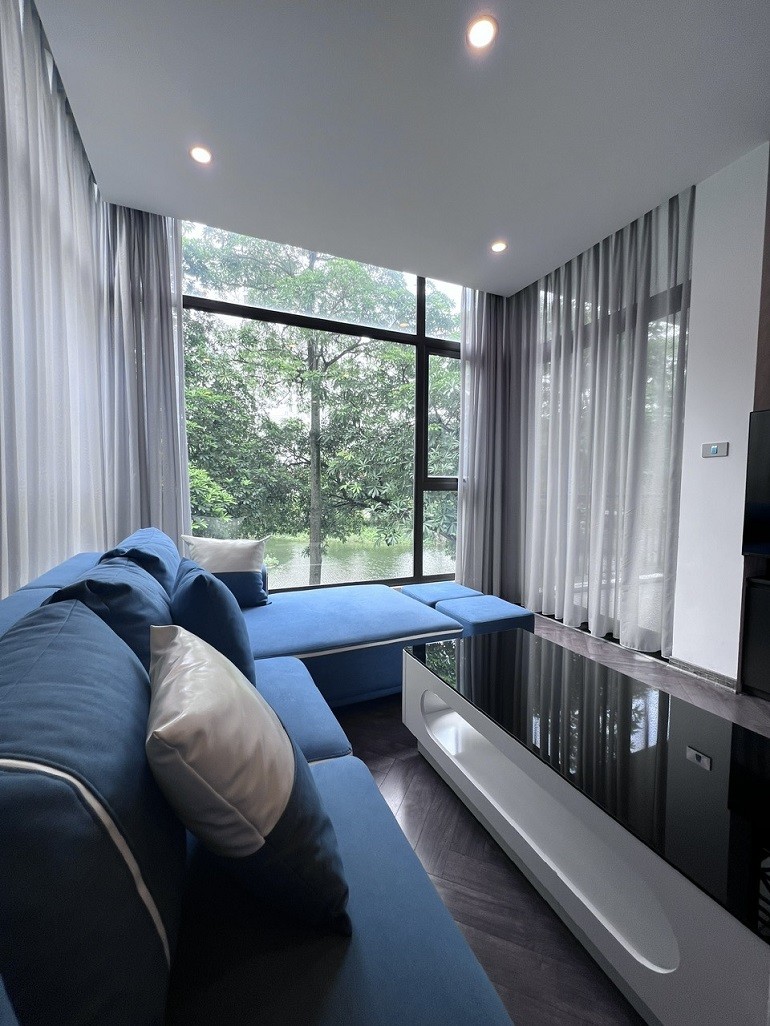 Cho thuê căn hộ rộng 120m2, 2PN tại Từ Hoa, Tây Hồ, đủ đồ, có ban công view hồ 4