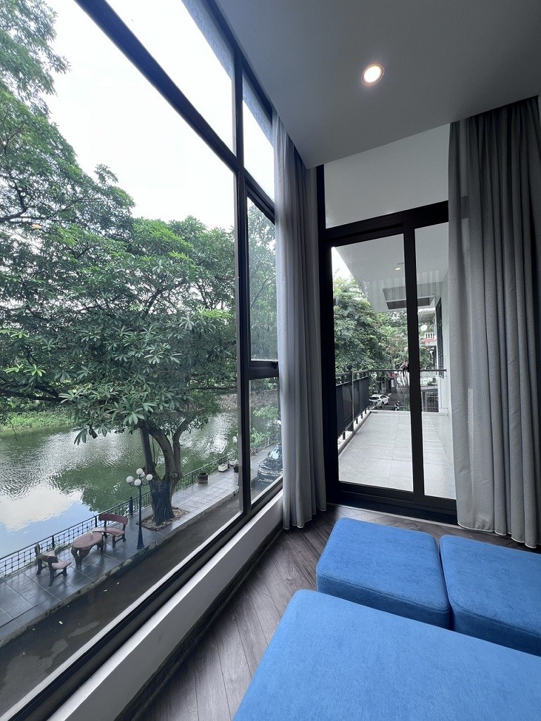 Cho thuê căn hộ rộng 120m2, 2PN tại Từ Hoa, Tây Hồ, đủ đồ, có ban công view hồ 6