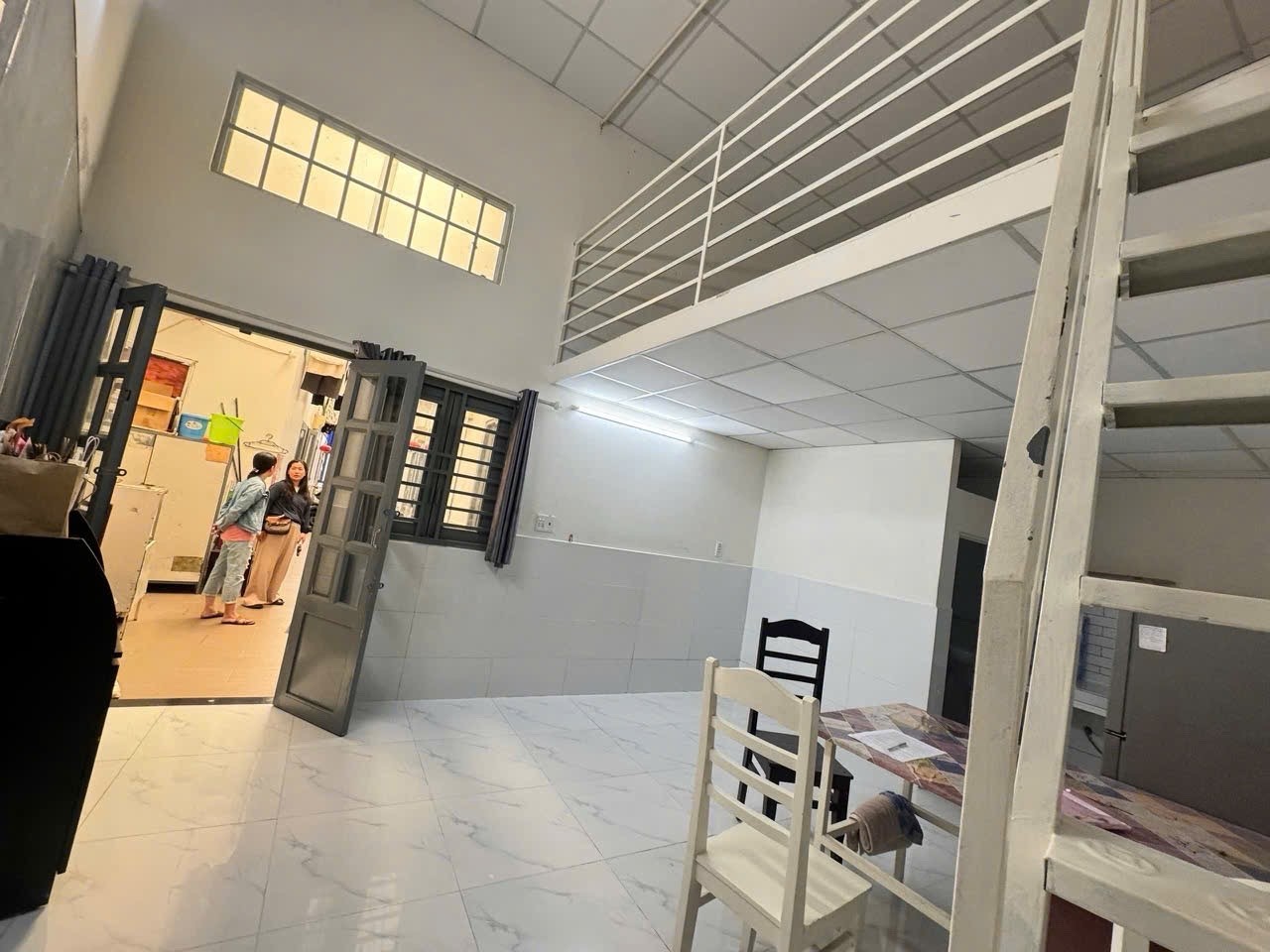 BÁN NHÀ ĐẸP 173M2, 9 PHÒNG NGỦ, 2 TẦNG - QUẬN 4 - GIÁ CHỈ 15.8 TỶ - SỔ HỒNG RIÊNG 3