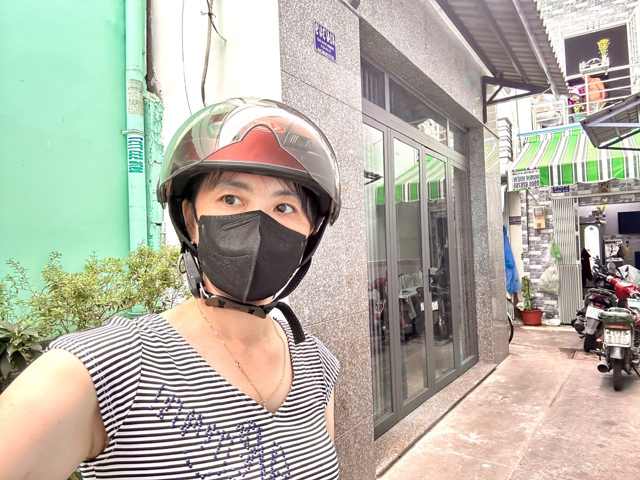 BÁN NHÀ Q4 - ĐẸP- YÊN TỈNH- ĐƯỜNG ĐOÀN VĂN BƠ-THÔNG RA TÔN ĐẢN, XÓM CHIẾU, NGUYỄN TÂT THÀNH.