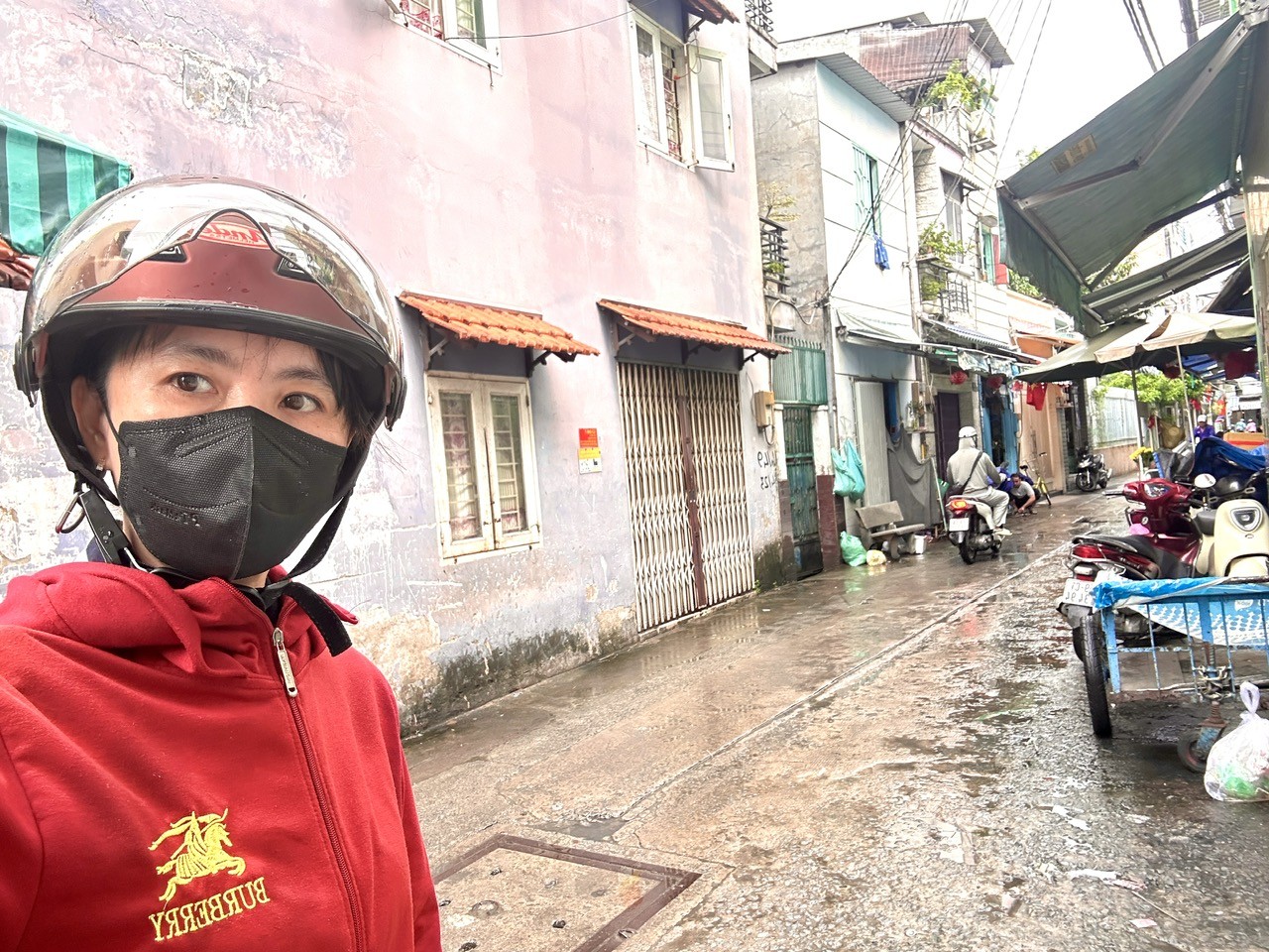 BÁN ĐẤT TẶNG NHÀ ĐƯỜNG ĐOÀN VĂN BƠ- XE HƠI ĐÊN NHÀ- CÓ SÂN ĐỂ XE RỘNG THOÁNG- RA TÔN THẤT THUYẾT