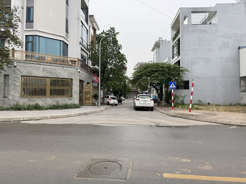 Bán gấp nhà C4 90m2 khu đấu giá BT4B Phúc Lợi. Vị Trí Vàng, Giao Thông Thuận Lợi, Sổ Đỏ Sẵn 3
