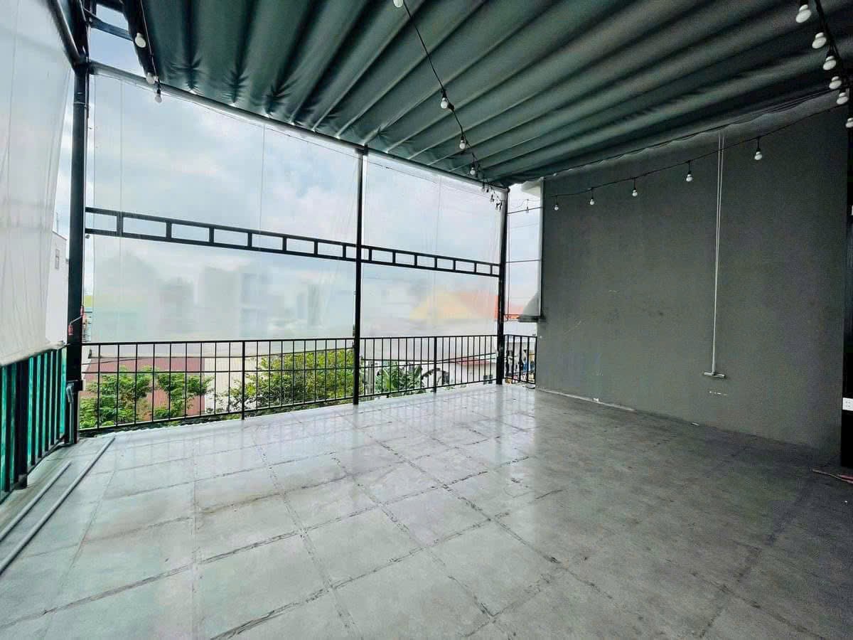 Cho thuê Mặt bằng Phường Phú Hữu, Quận 9, Diện tích 196m², Giá 045 Triệu/tháng