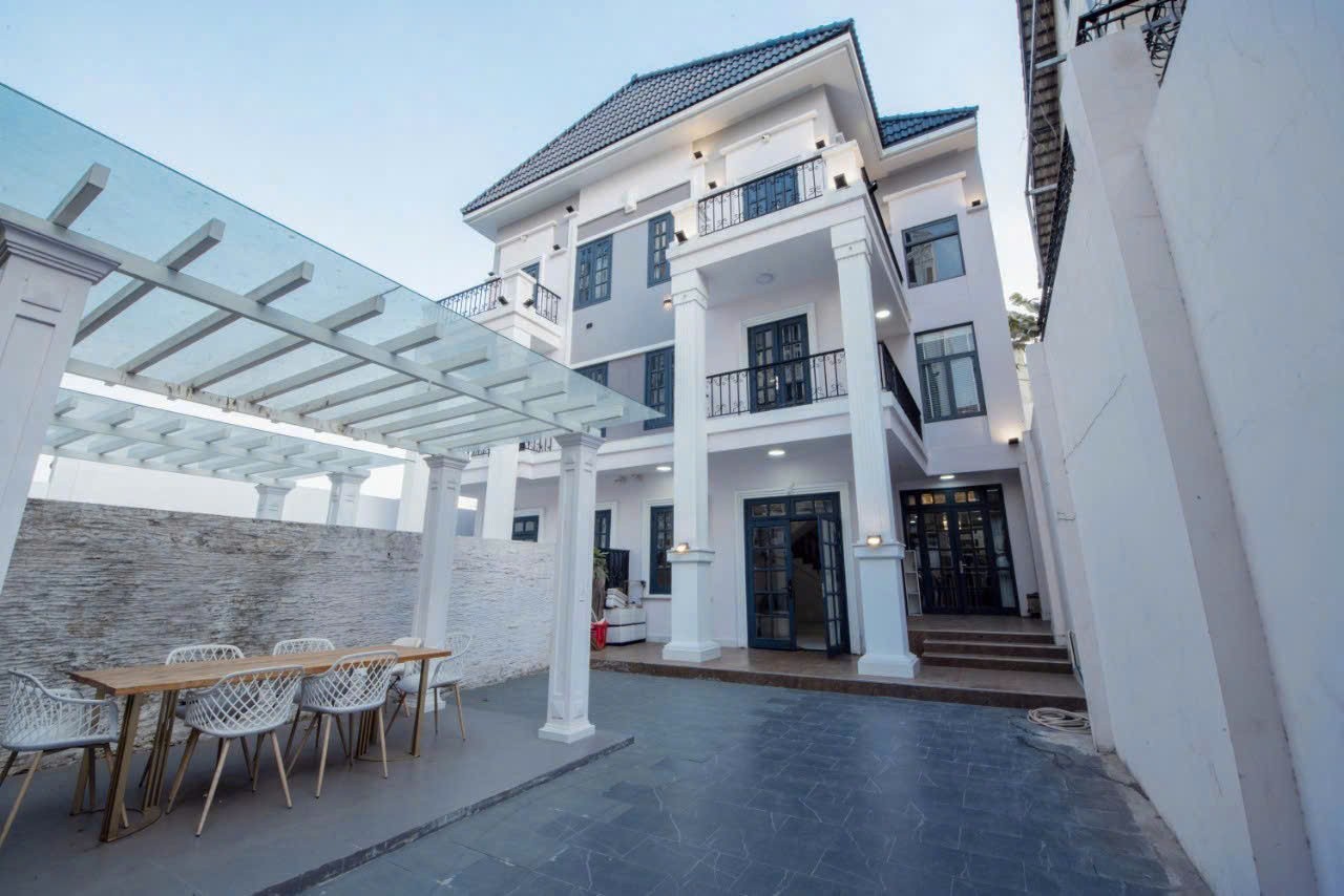 Cho thuê Biệt thự Phường Phú Mỹ, Quận 7, Diện tích 250m², Giá 065 Triệu/tháng