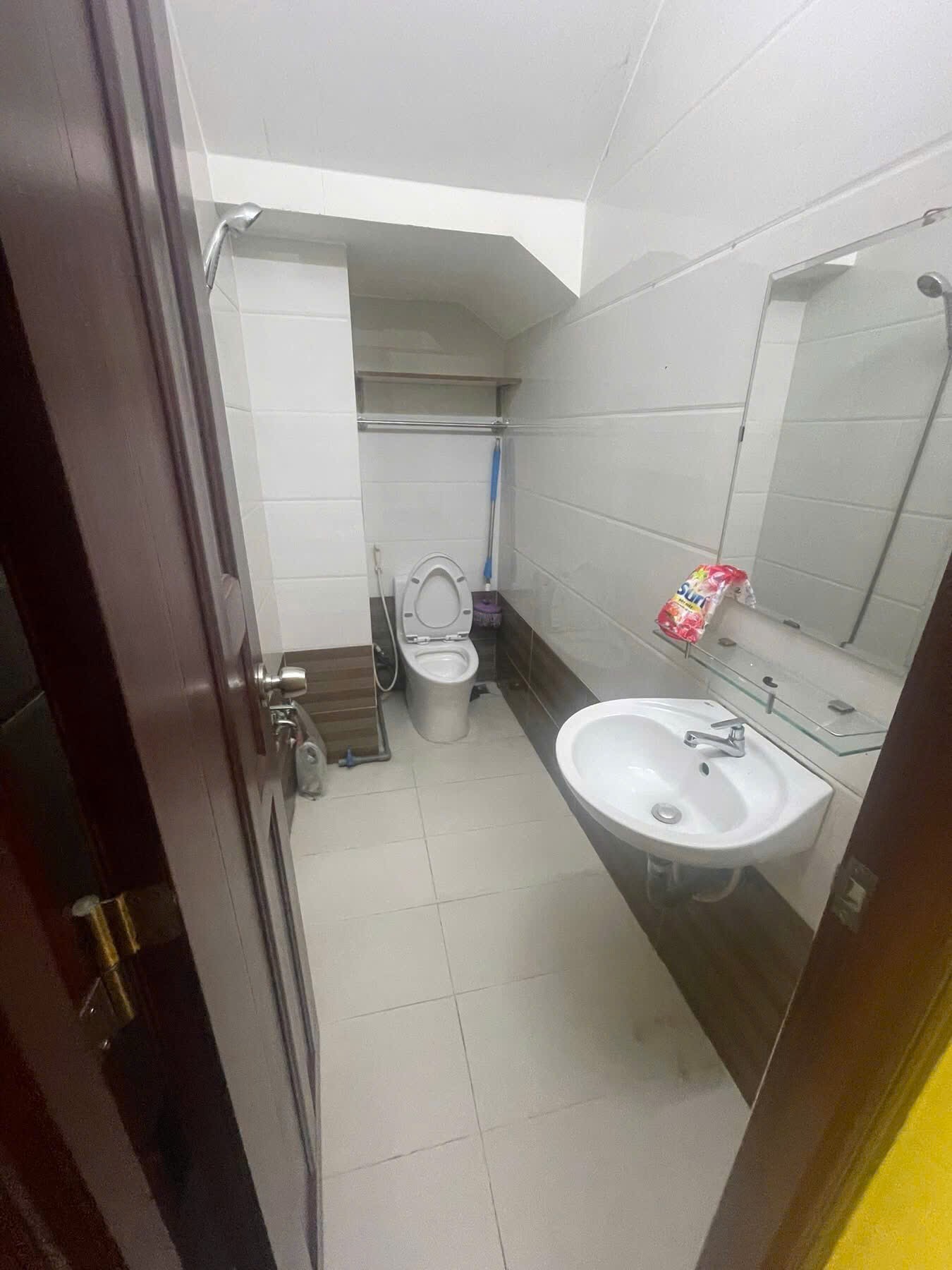 Cho thuê nhà 419 Nguyễn Thị thập,P. Tân Quy Quận 7, dt 5x27m,1 lầu 3