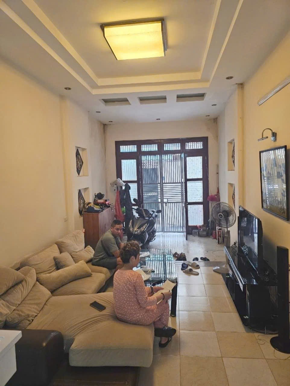 Bán nhà Khương Đình 48m xây dựng 5 tầng kiên cố, ba gác đỗ cửa giá 7,8 tỷ