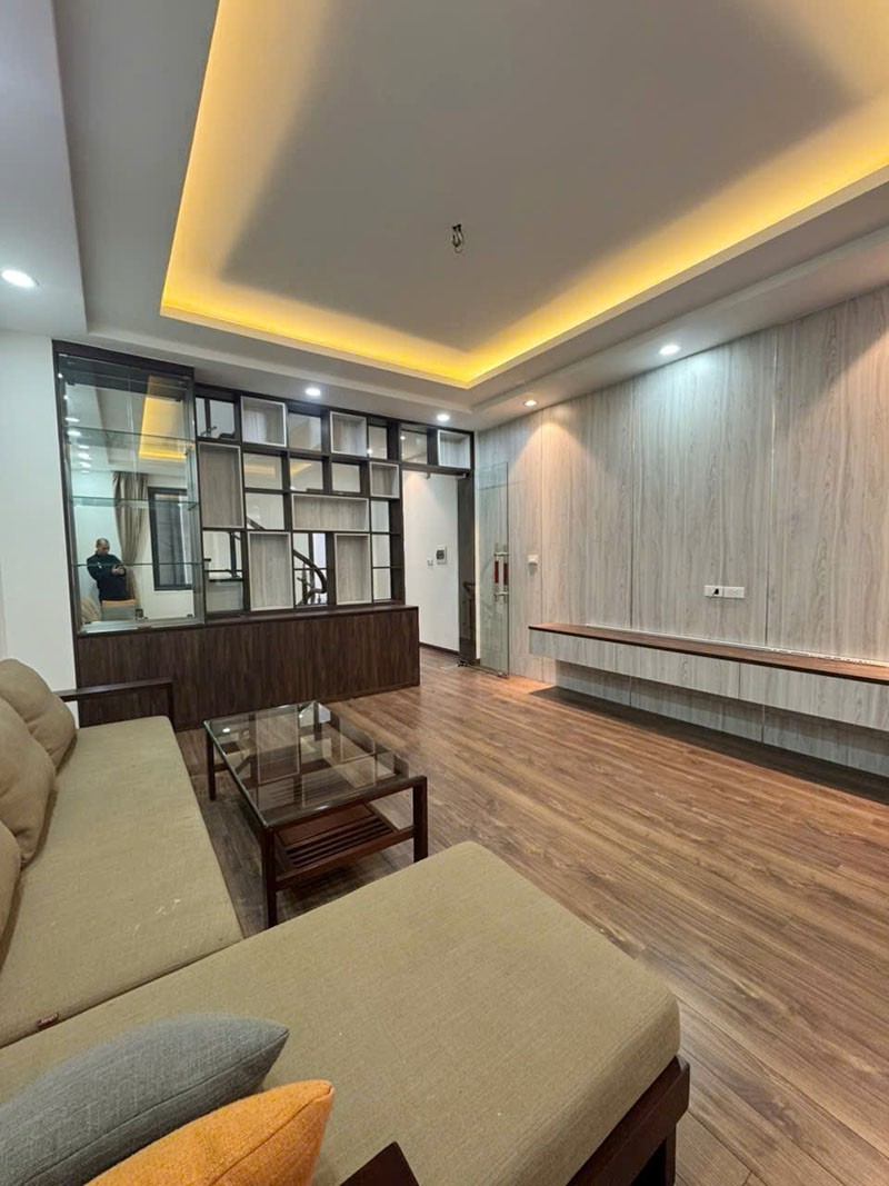 Dân xây nhà đẹp 4 tầng 58,8m2 Khu 918 Long Biên - Gara Ô Tô, 4 Ngủ, Sổ Đỏ CC, Khu Dân Cư An Ninh 3