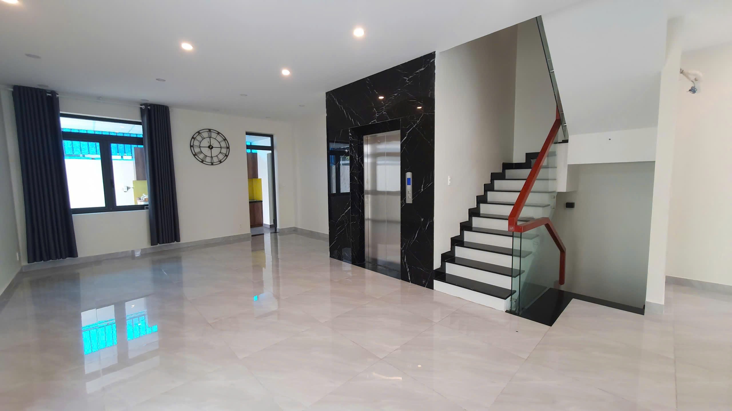 Cho thuê Biệt thự Phường Bình Trưng Tây, Quận 2, Diện tích 500m², Giá 75 Triệu/tháng